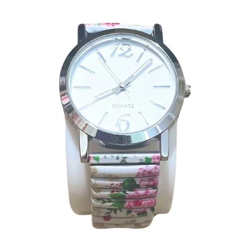 White Floral Expansion
Wristwatch Women's
Signature Collection by Avon
